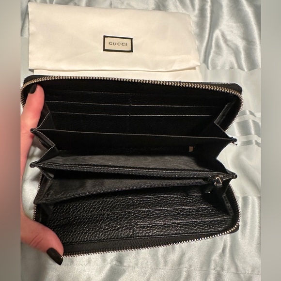 Soho Gucci Wallet Authentic - Picture 3 of 10